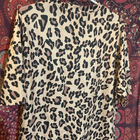 NWOT women’s leopard print shirt - Picture 2 of 6